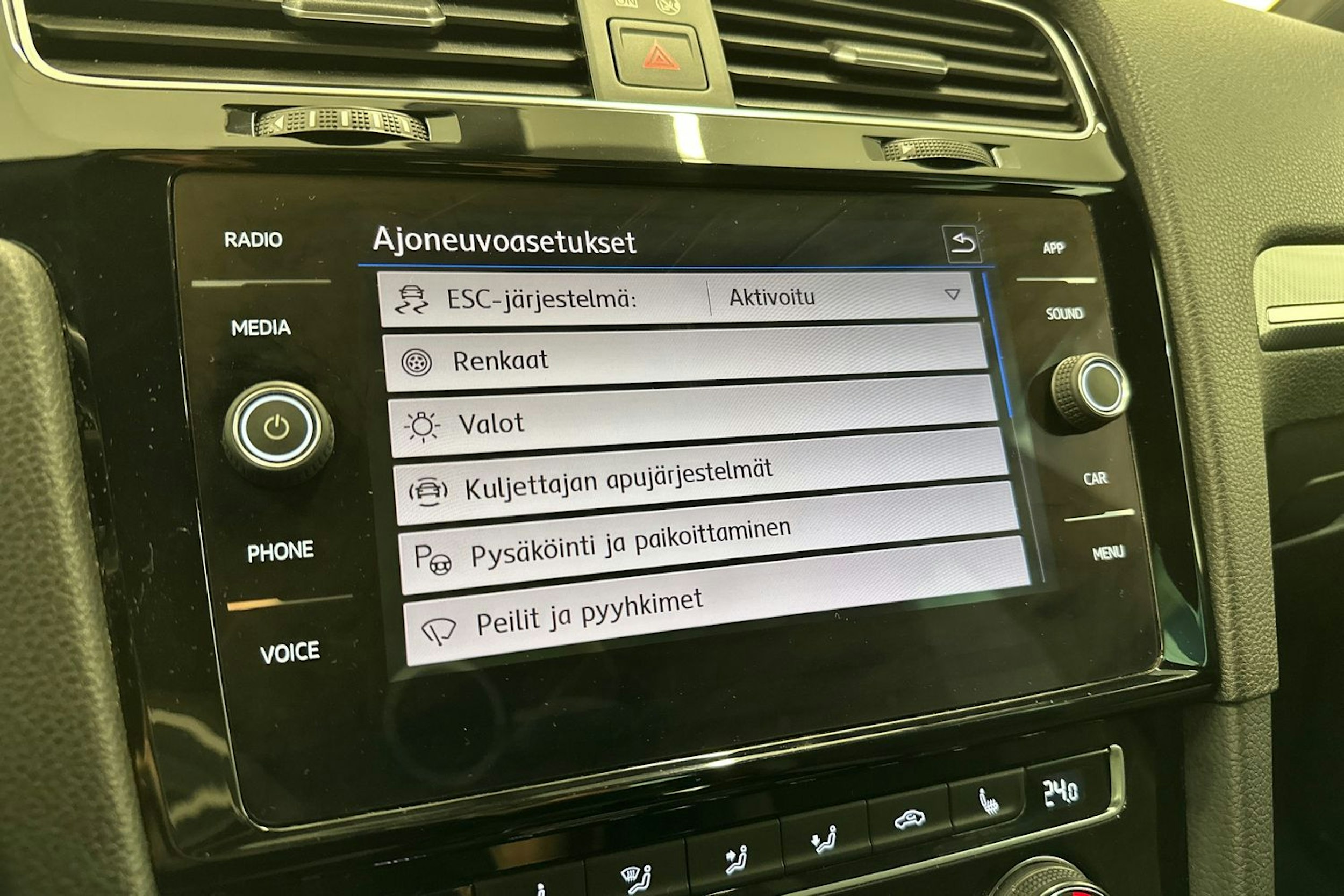 harmaa Volkswagen Golf 2019 kuva 21.