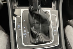 harmaa Volkswagen Golf 2019 kuva 26.