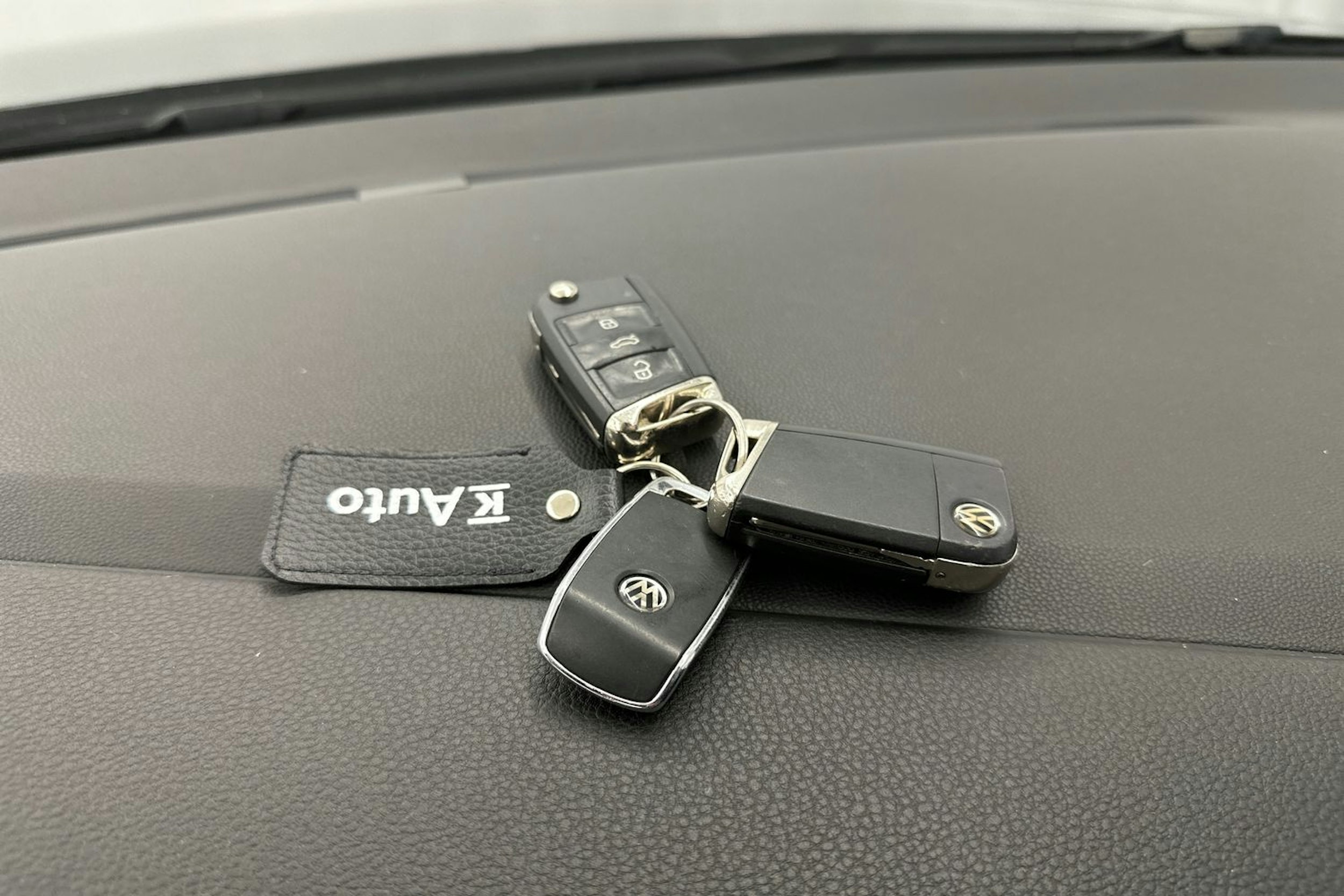 harmaa Volkswagen Golf 2019 kuva 29.