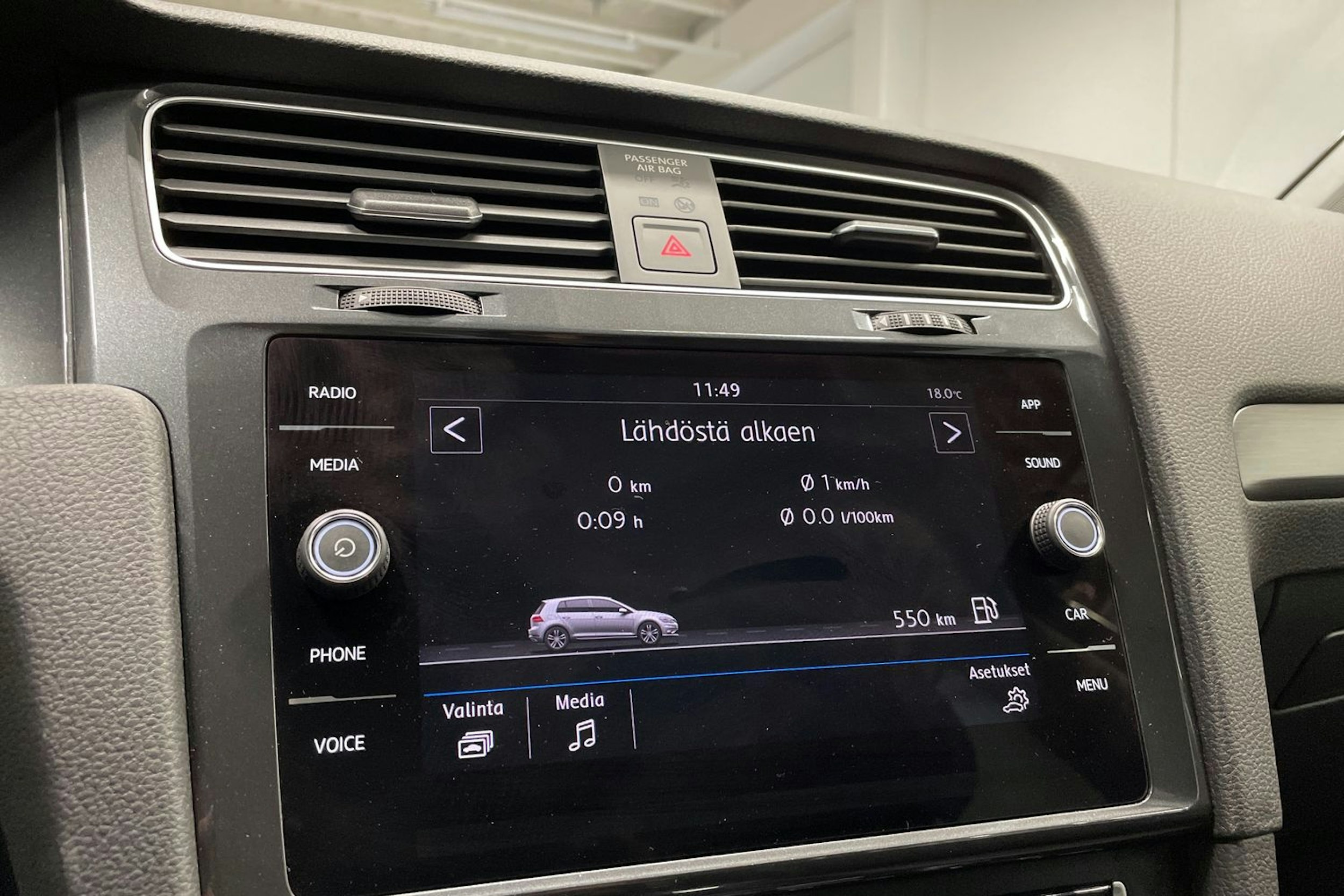harmaa Volkswagen Golf 2019 kuva 18.