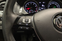 harmaa Volkswagen Golf 2019 kuva 22.