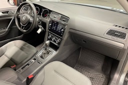 harmaa Volkswagen Golf 2019 kuva 26.
