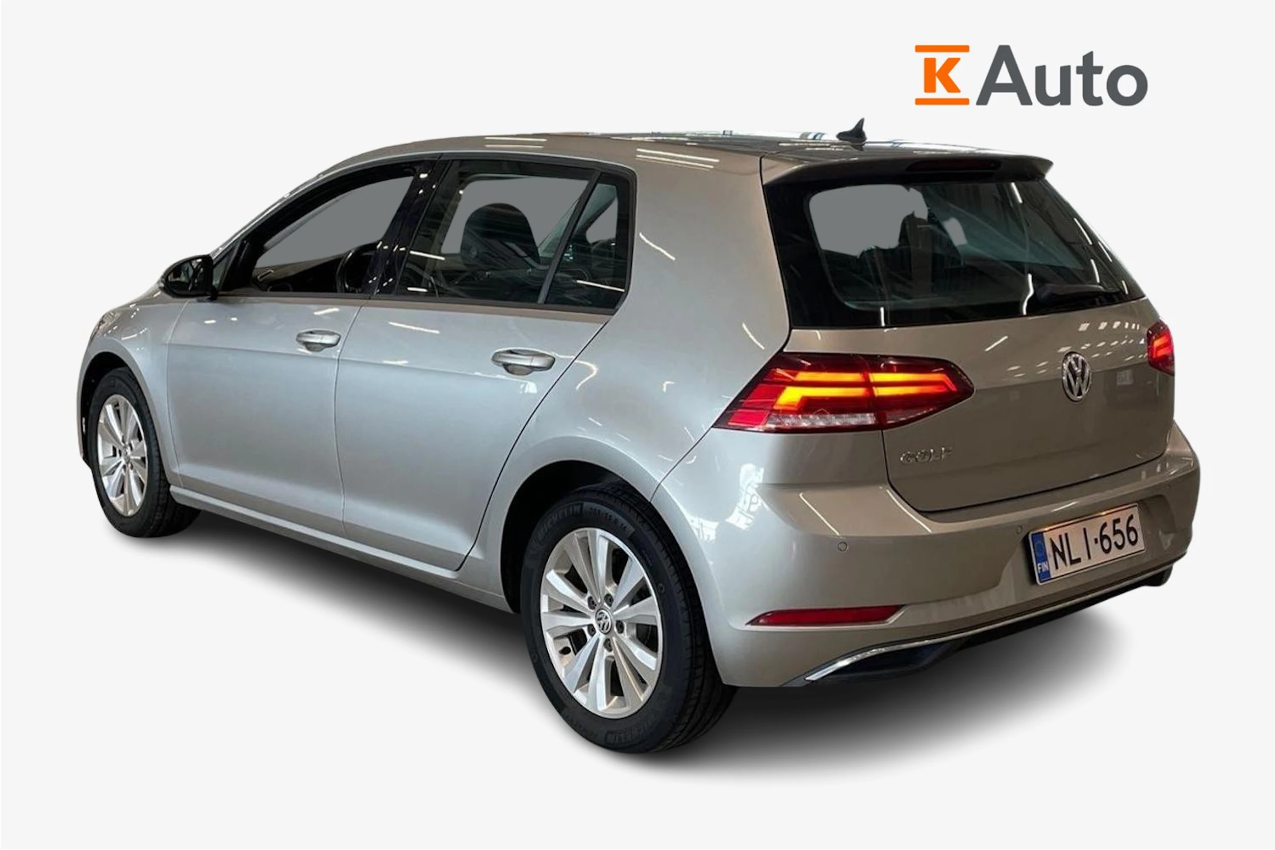 harmaa Volkswagen Golf 2019 kuva 2.