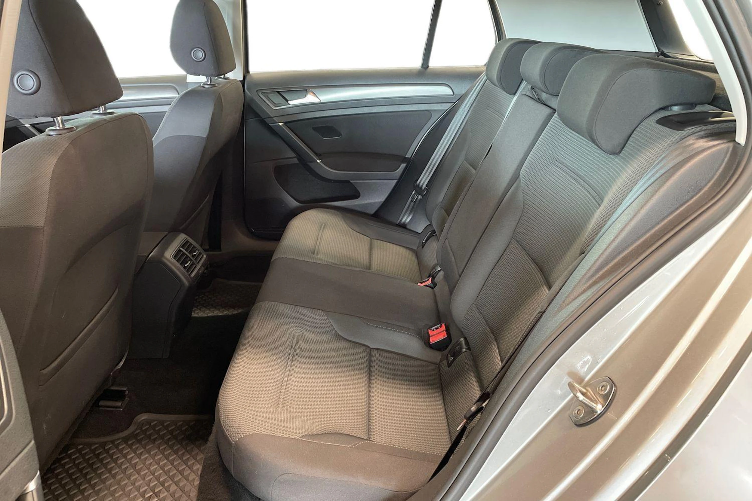 harmaa Volkswagen Golf 2019 kuva 8.