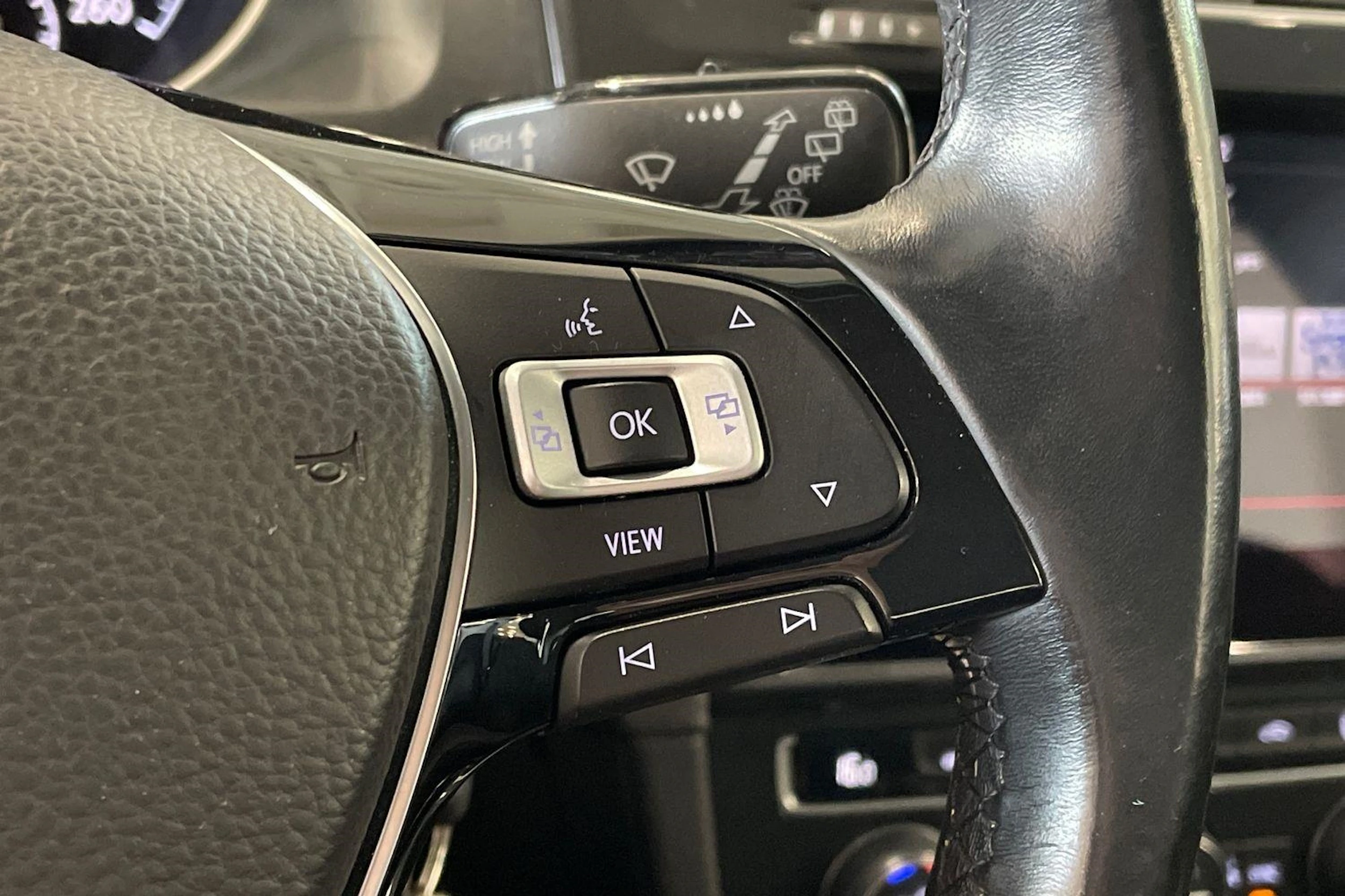 harmaa Volkswagen Golf 2019 kuva 14.