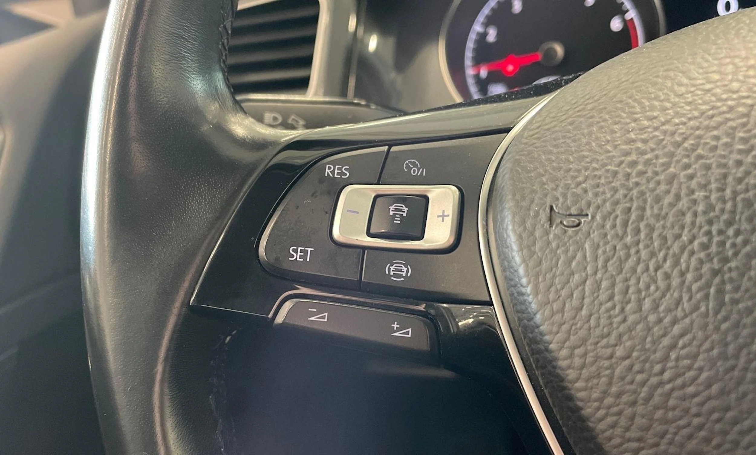 harmaa Volkswagen Golf 2019 kuva 15.