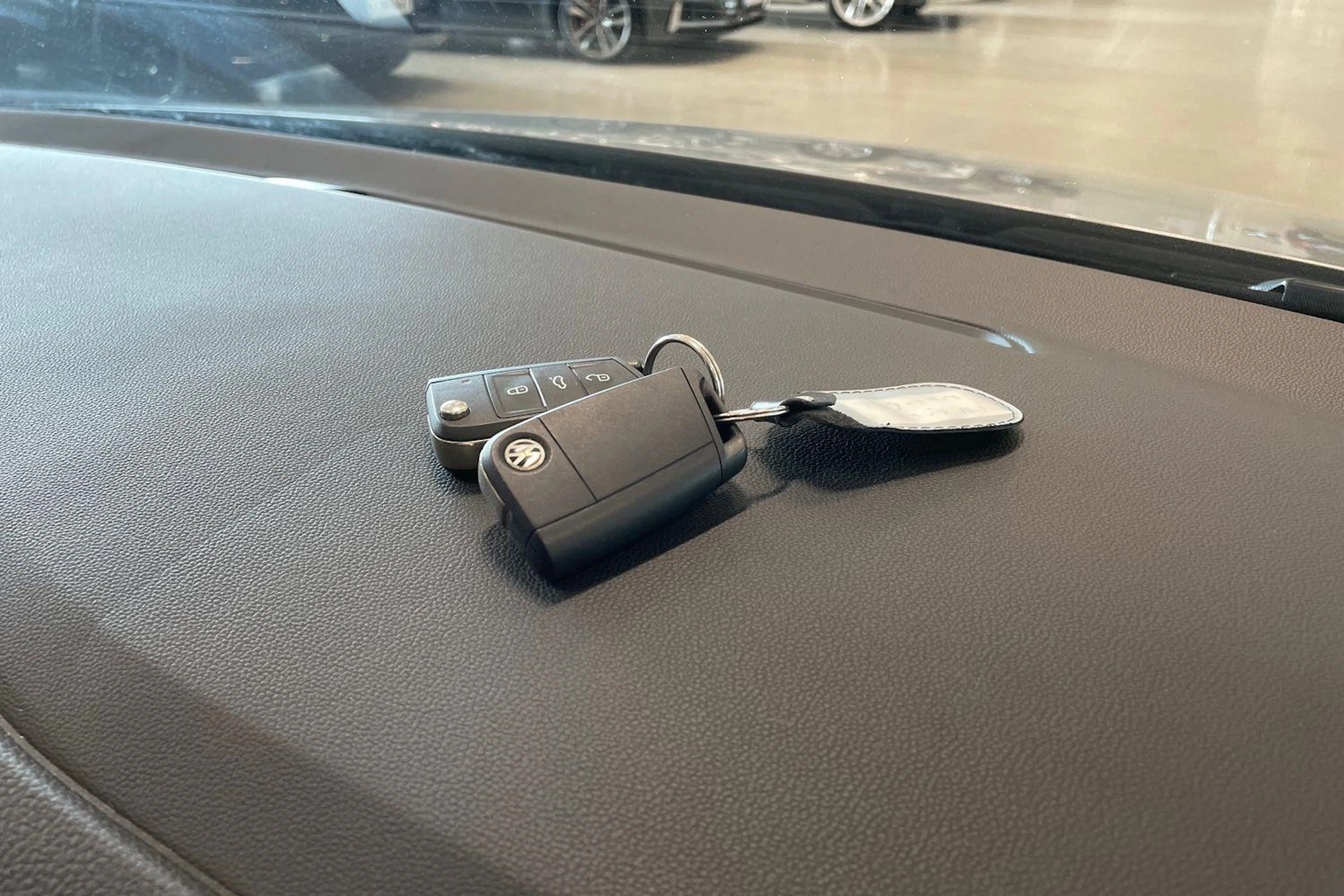 harmaa Volkswagen Golf 2019 kuva 31.