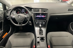 valkoinen Volkswagen Golf 2019 kuva 7.