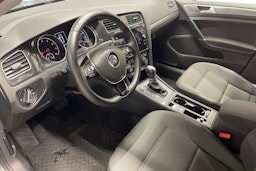 harmaa Volkswagen Golf 2019 kuva 7.