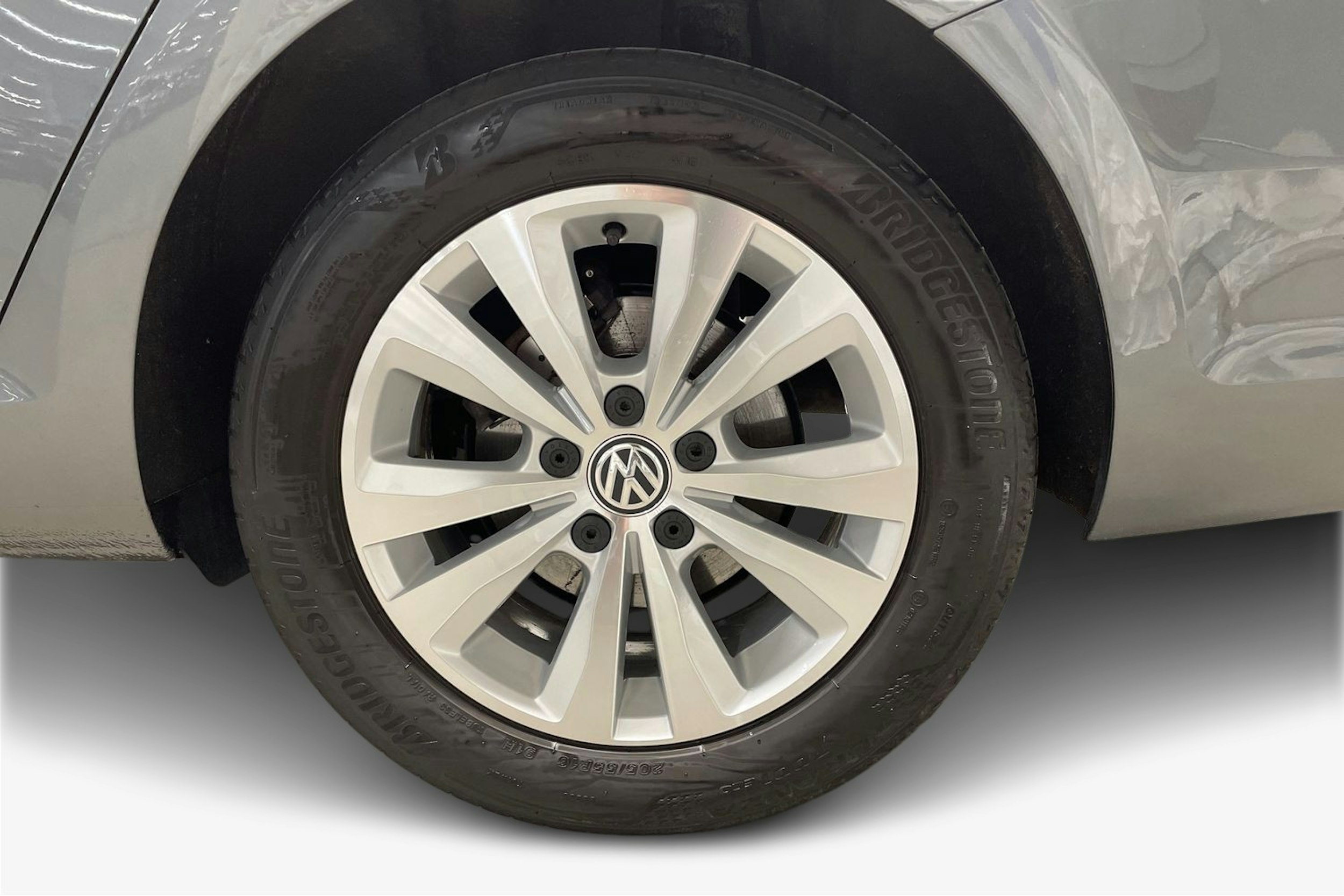 harmaa Volkswagen Golf 2019 kuva 11.
