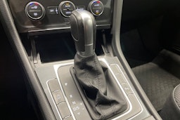 harmaa Volkswagen Golf 2019 kuva 20.