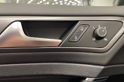 harmaa Volkswagen Golf 2019 kuva 23.