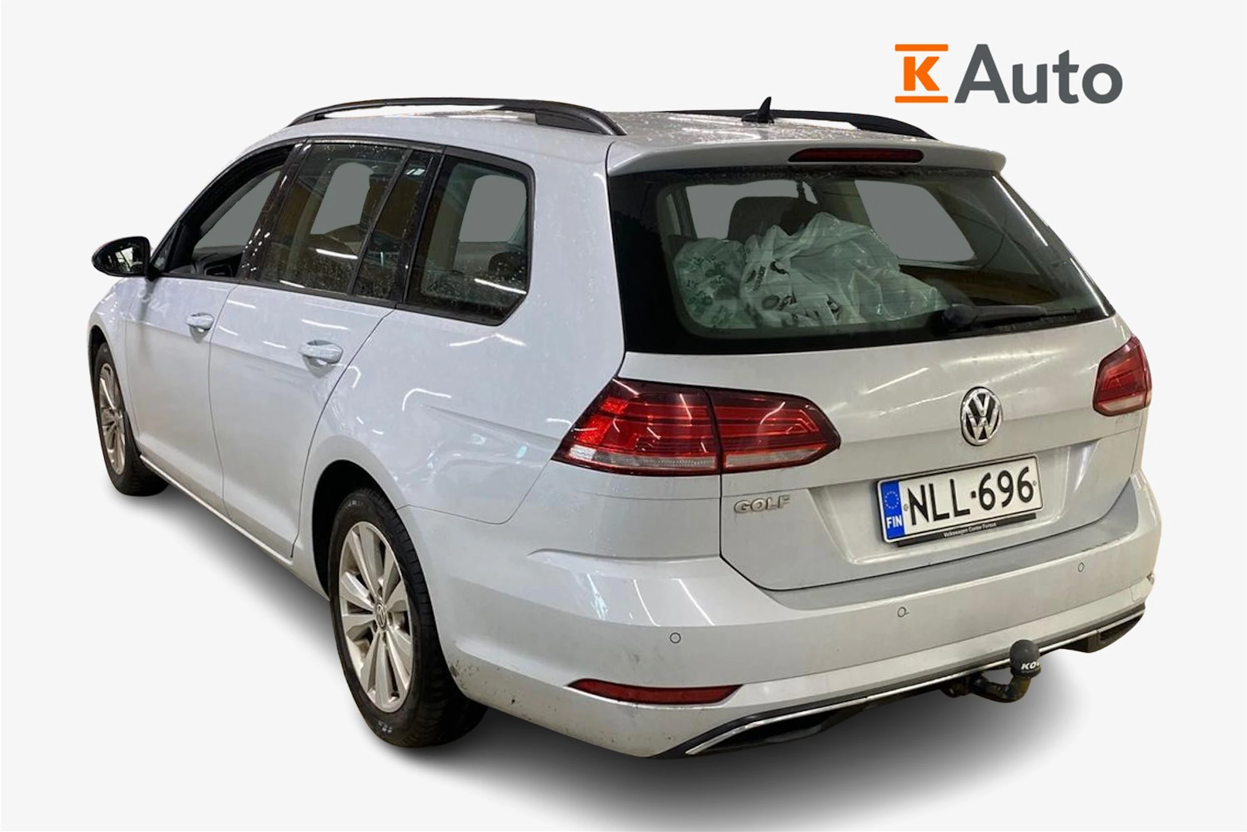 valkoinen Volkswagen Golf 2019 kuva 2.