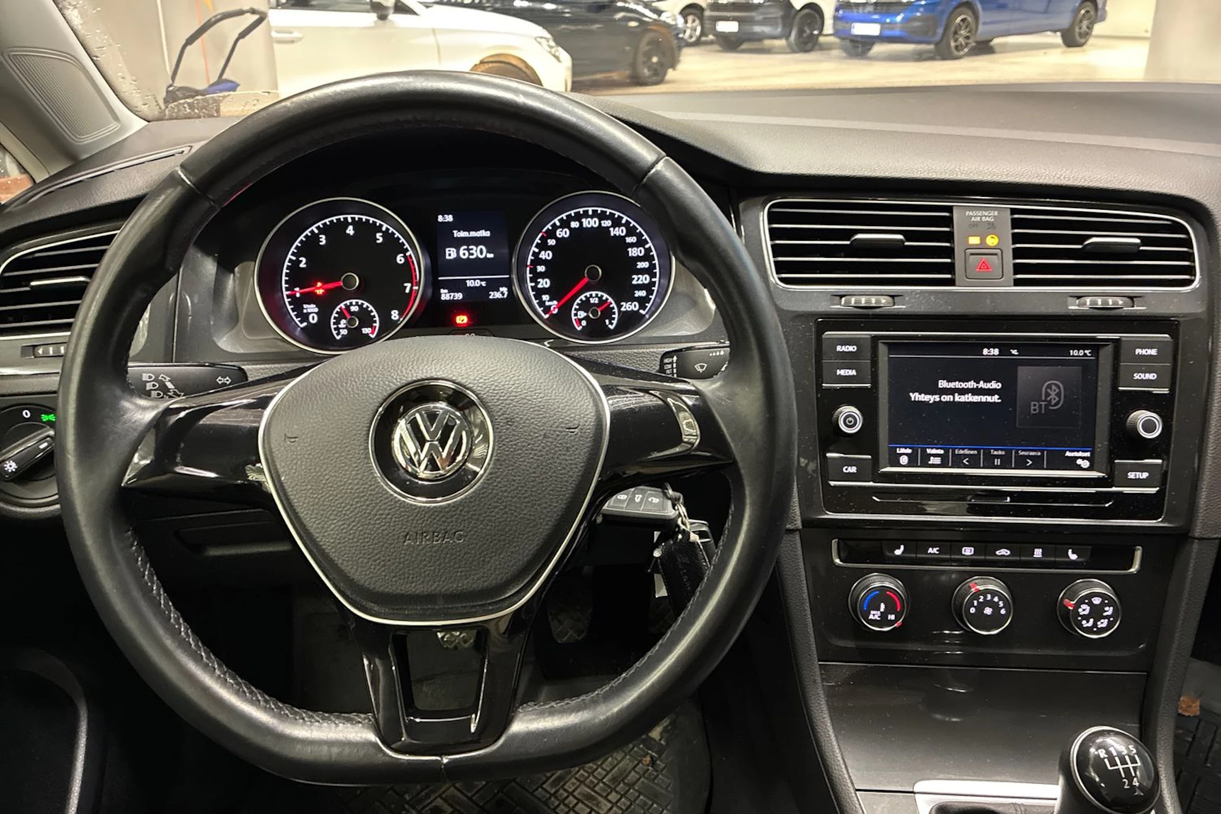 punainen Volkswagen Golf 2019 kuva 4.