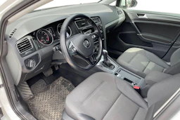 valkoinen Volkswagen Golf 2019 kuva 3.