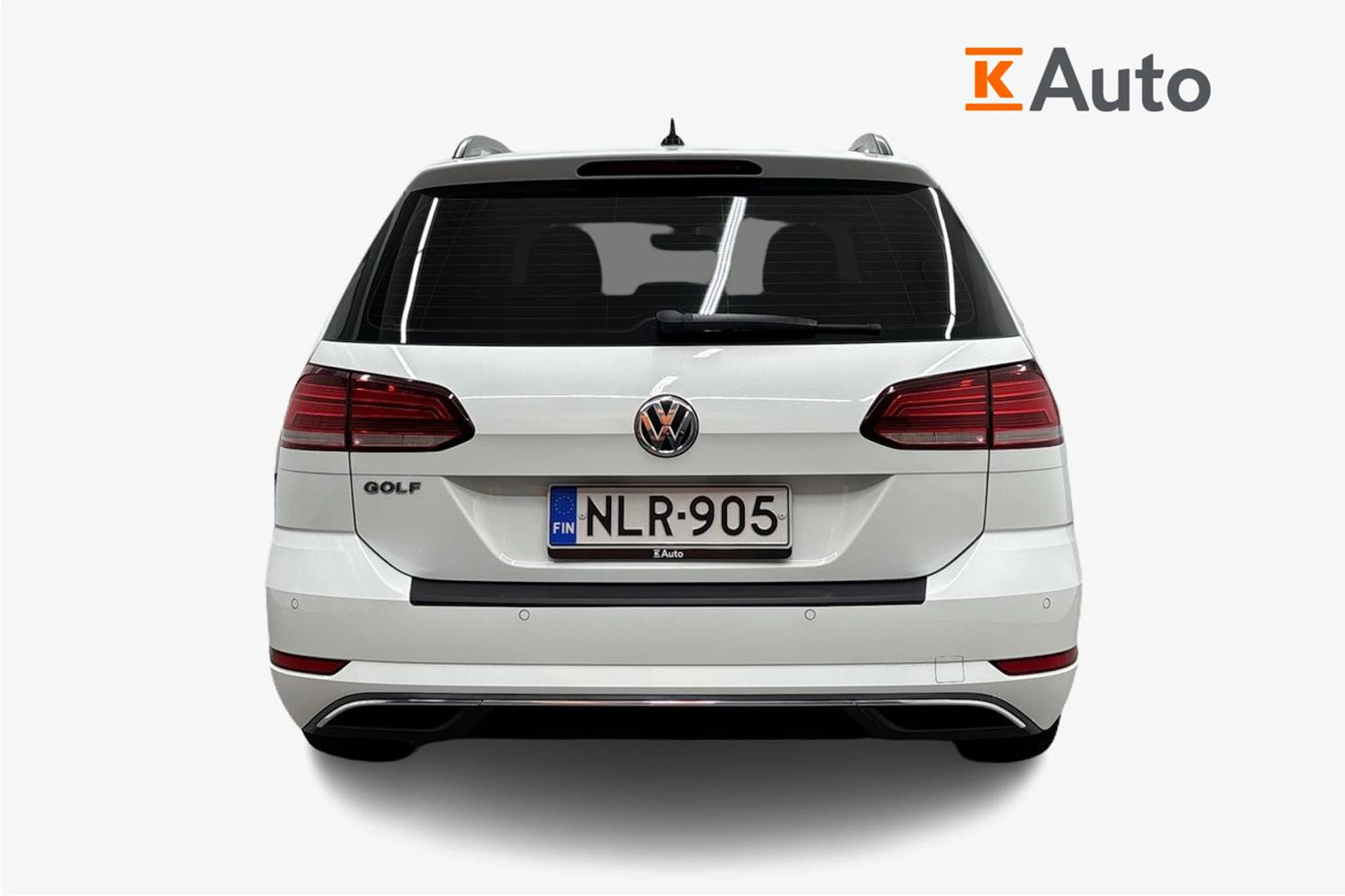 valkoinen Volkswagen Golf 2020 kuva 4.