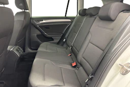 valkoinen Volkswagen Golf 2020 kuva 11.