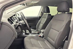 valkoinen Volkswagen Golf 2020 kuva 15.