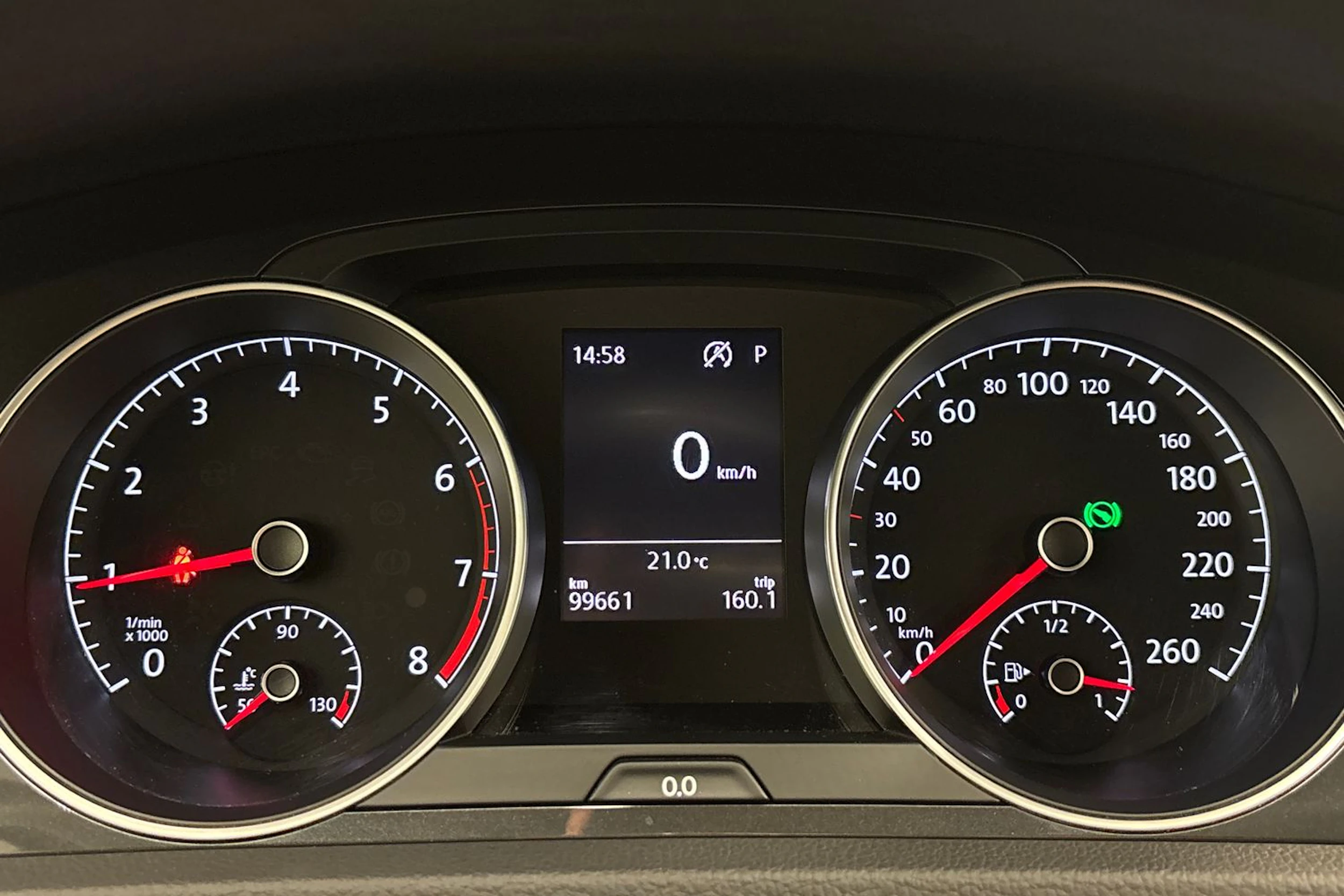 valkoinen Volkswagen Golf 2020 kuva 19.