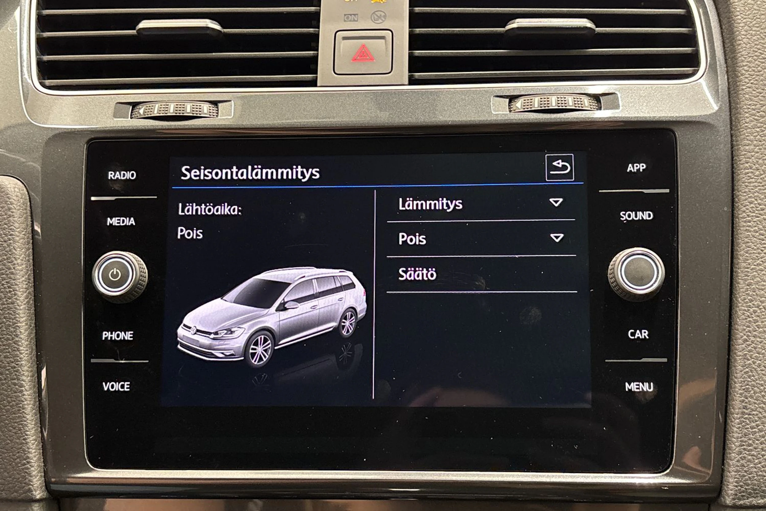 valkoinen Volkswagen Golf 2020 kuva 21.