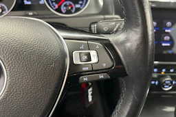 harmaa Volkswagen Golf 2019 kuva 15.