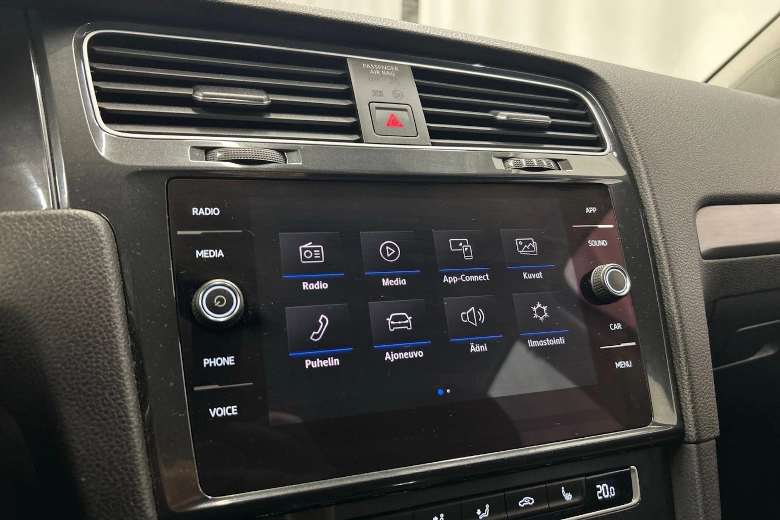 harmaa Volkswagen Golf 2019 kuva 16.