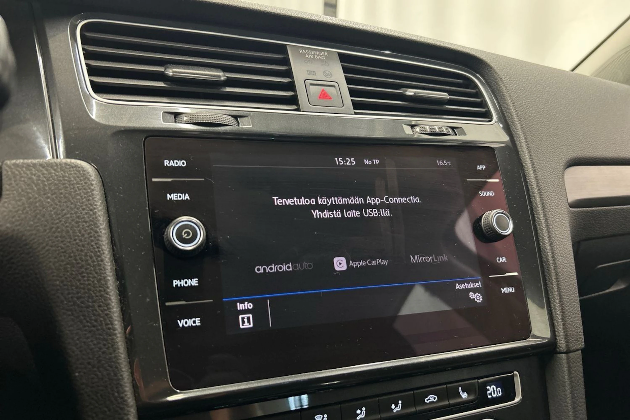 harmaa Volkswagen Golf 2019 kuva 18.