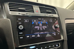 harmaa Volkswagen Golf 2019 kuva 19.