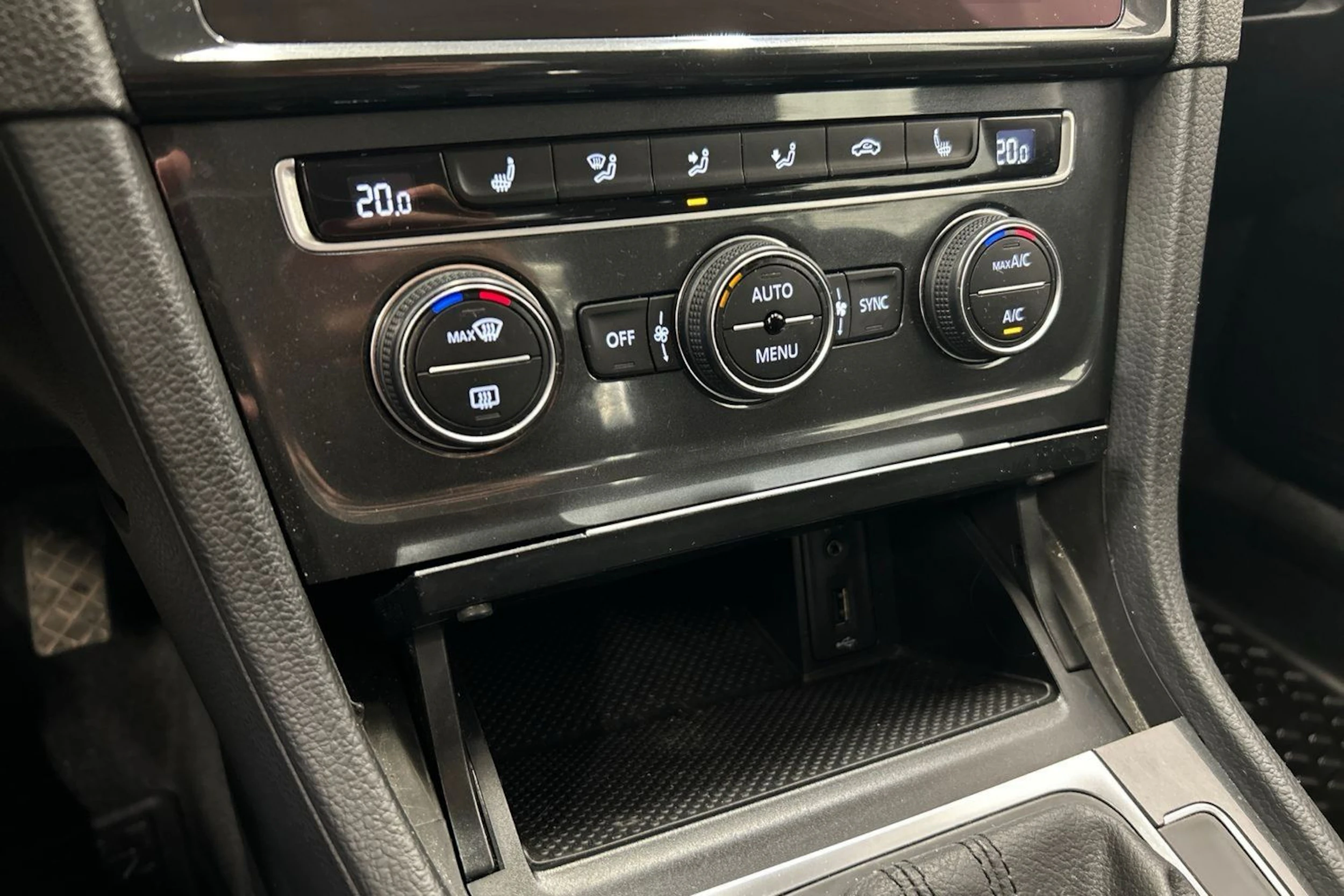 harmaa Volkswagen Golf 2019 kuva 21.