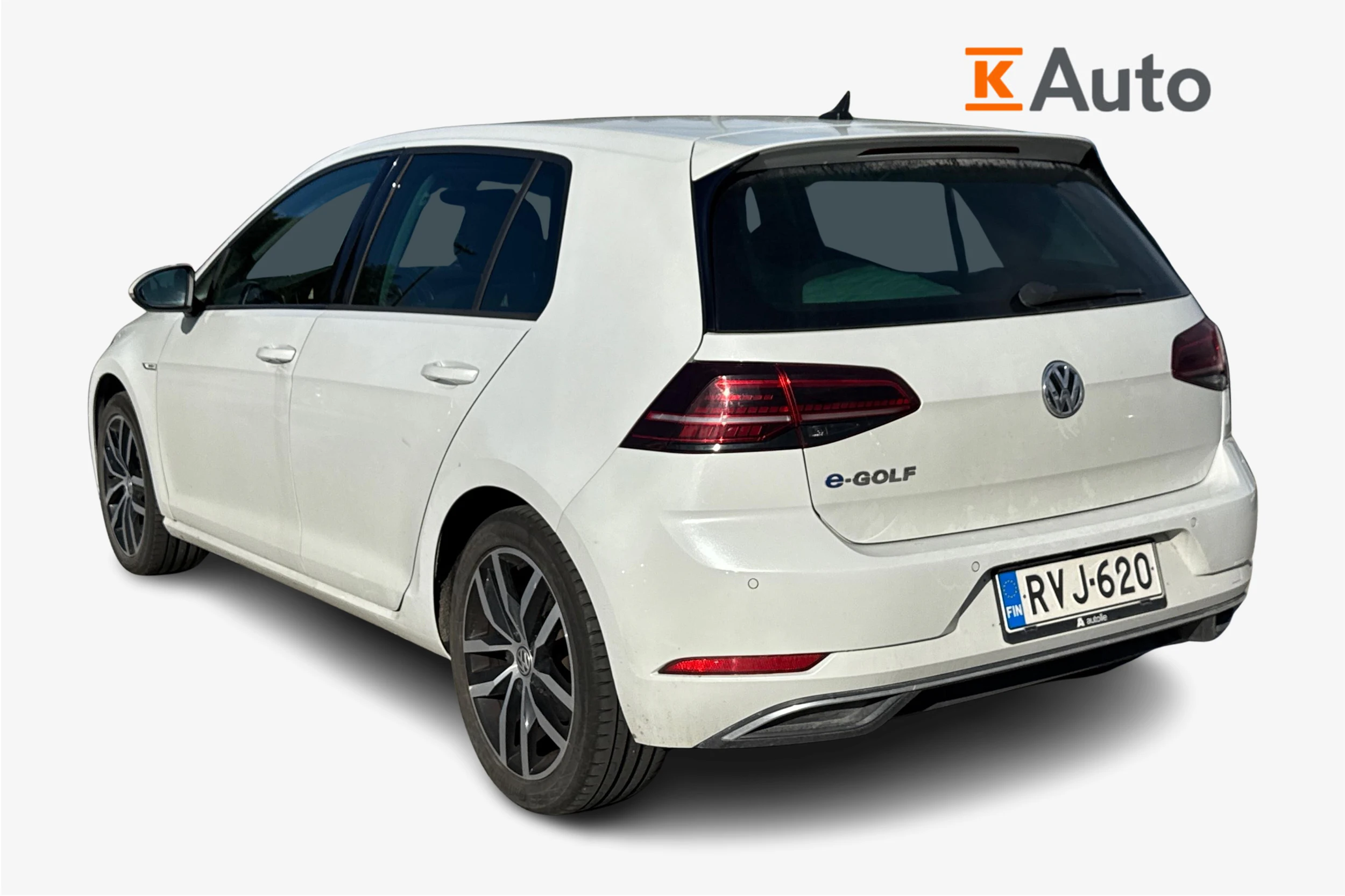 valkoinen Volkswagen Golf 2019 kuva 2.