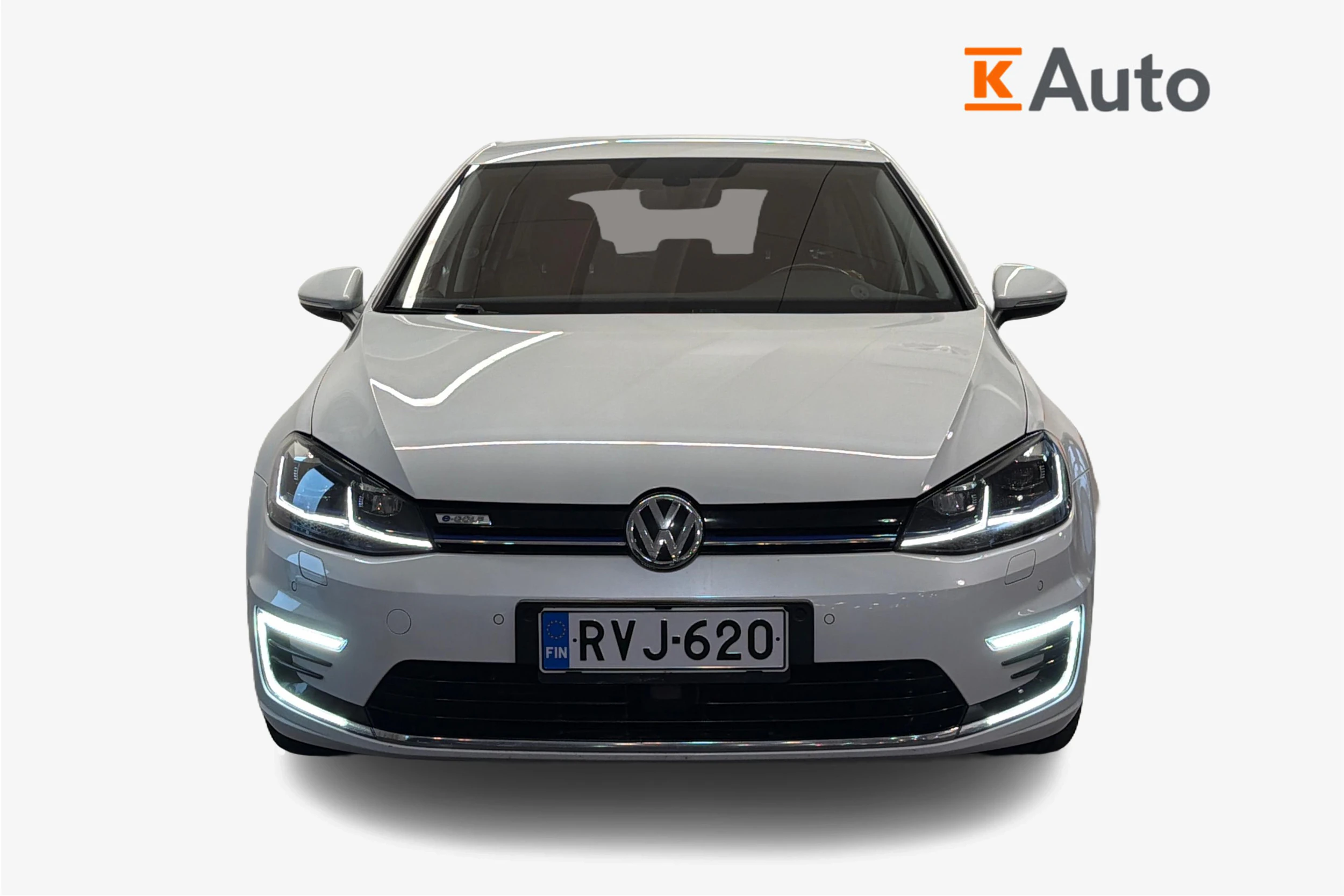 valkoinen Volkswagen Golf 2020 kuva 4.