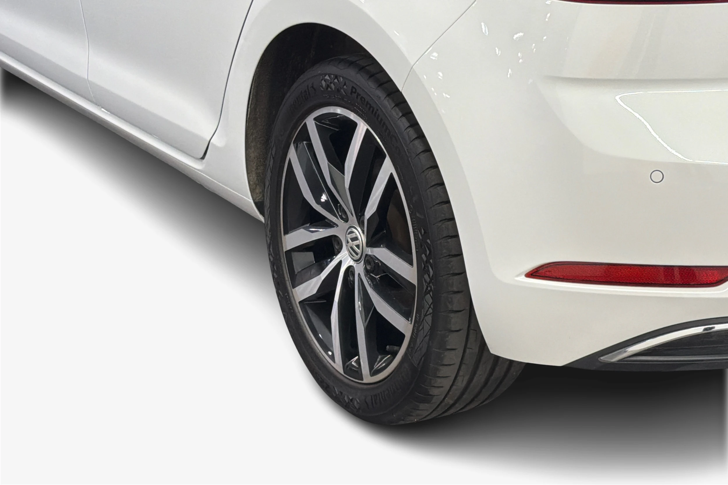 valkoinen Volkswagen Golf 2020 kuva 9.