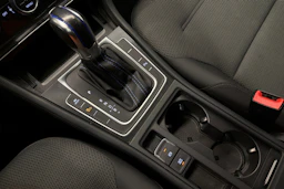 valkoinen Volkswagen Golf 2020 kuva 19.