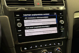 valkoinen Volkswagen Golf 2020 kuva 23.