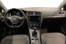 sininen Volkswagen Golf 2019 kuva 9.