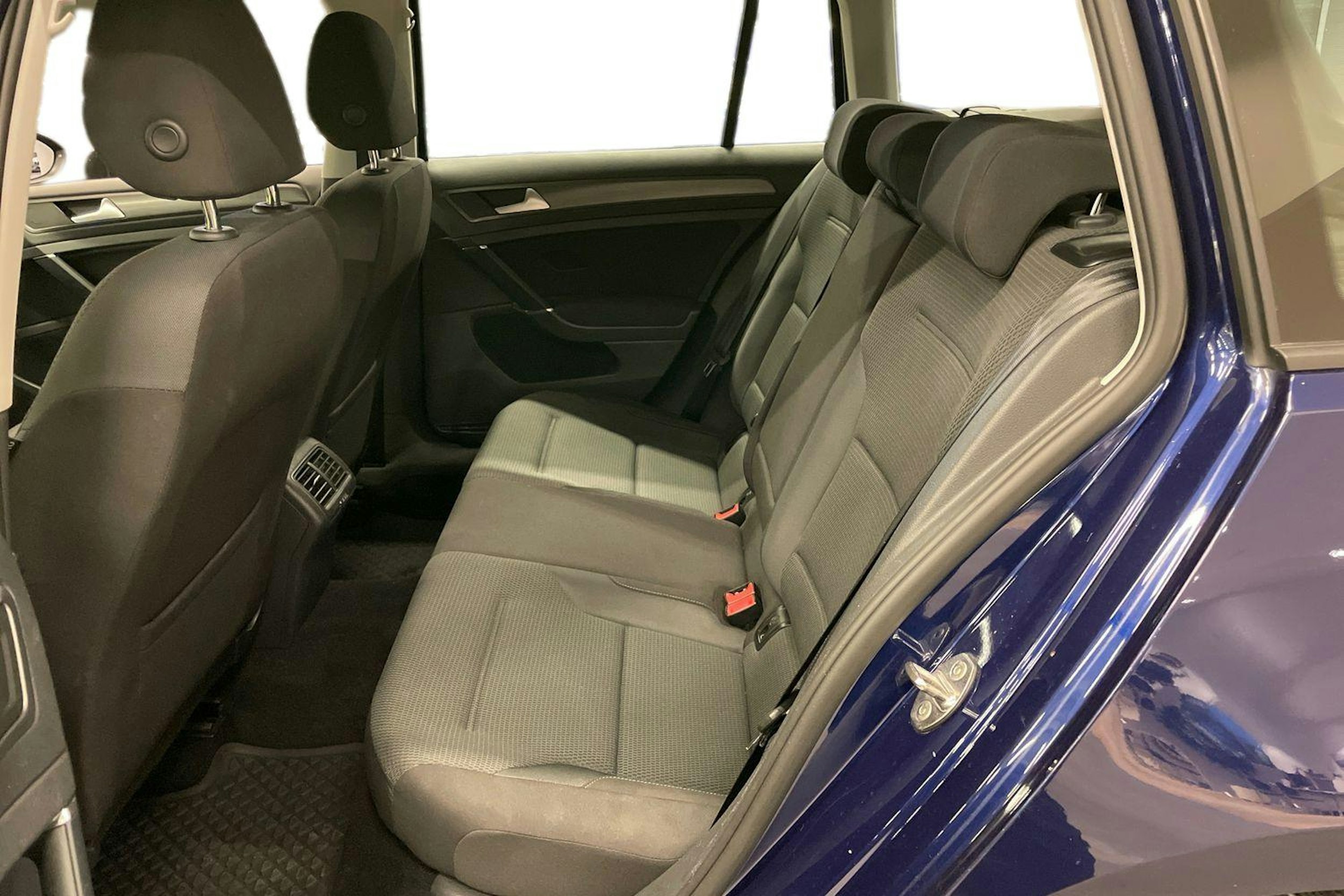 sininen Volkswagen Golf 2019 kuva 10.