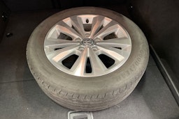 sininen Volkswagen Golf 2019 kuva 13.