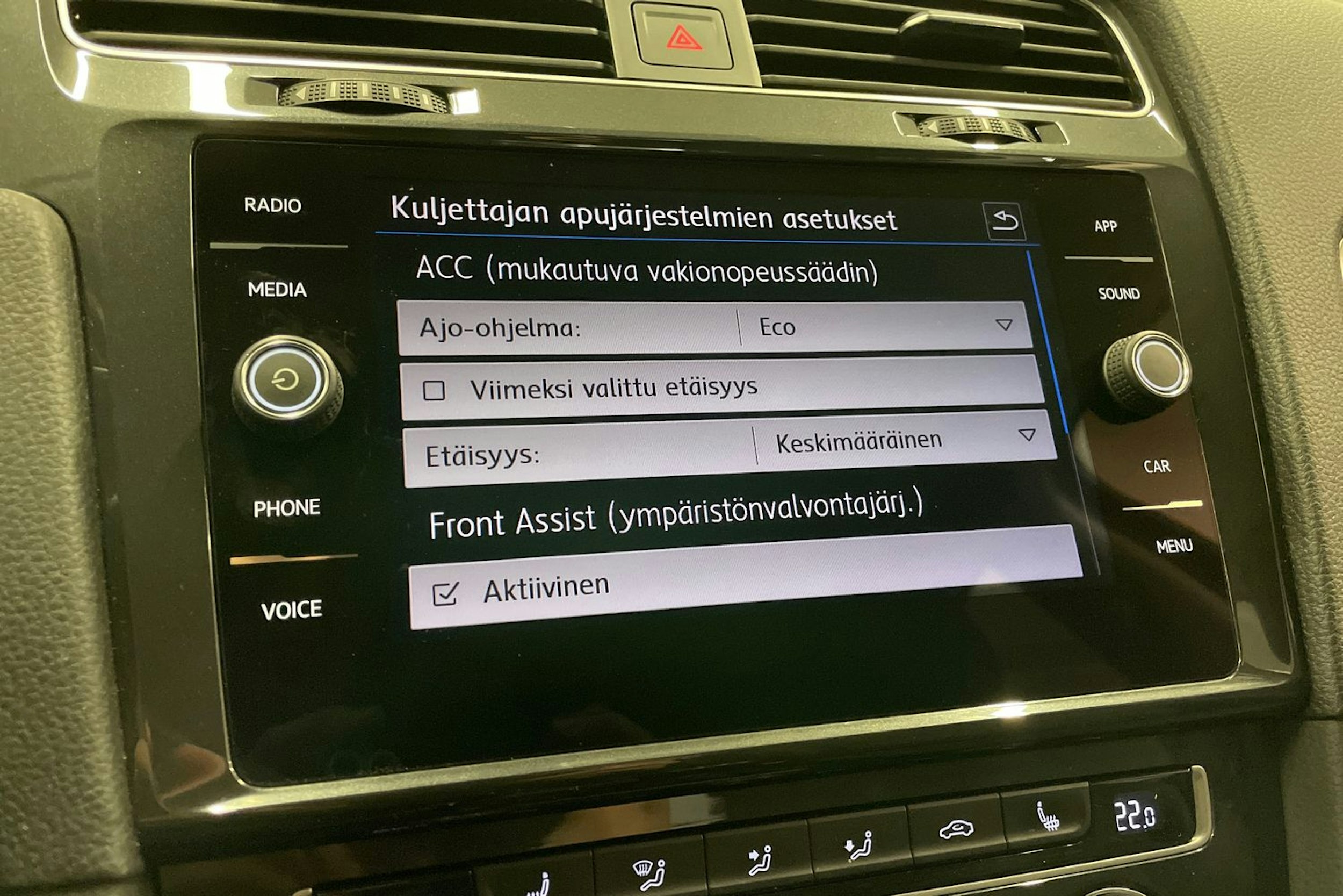 sininen Volkswagen Golf 2019 kuva 17.