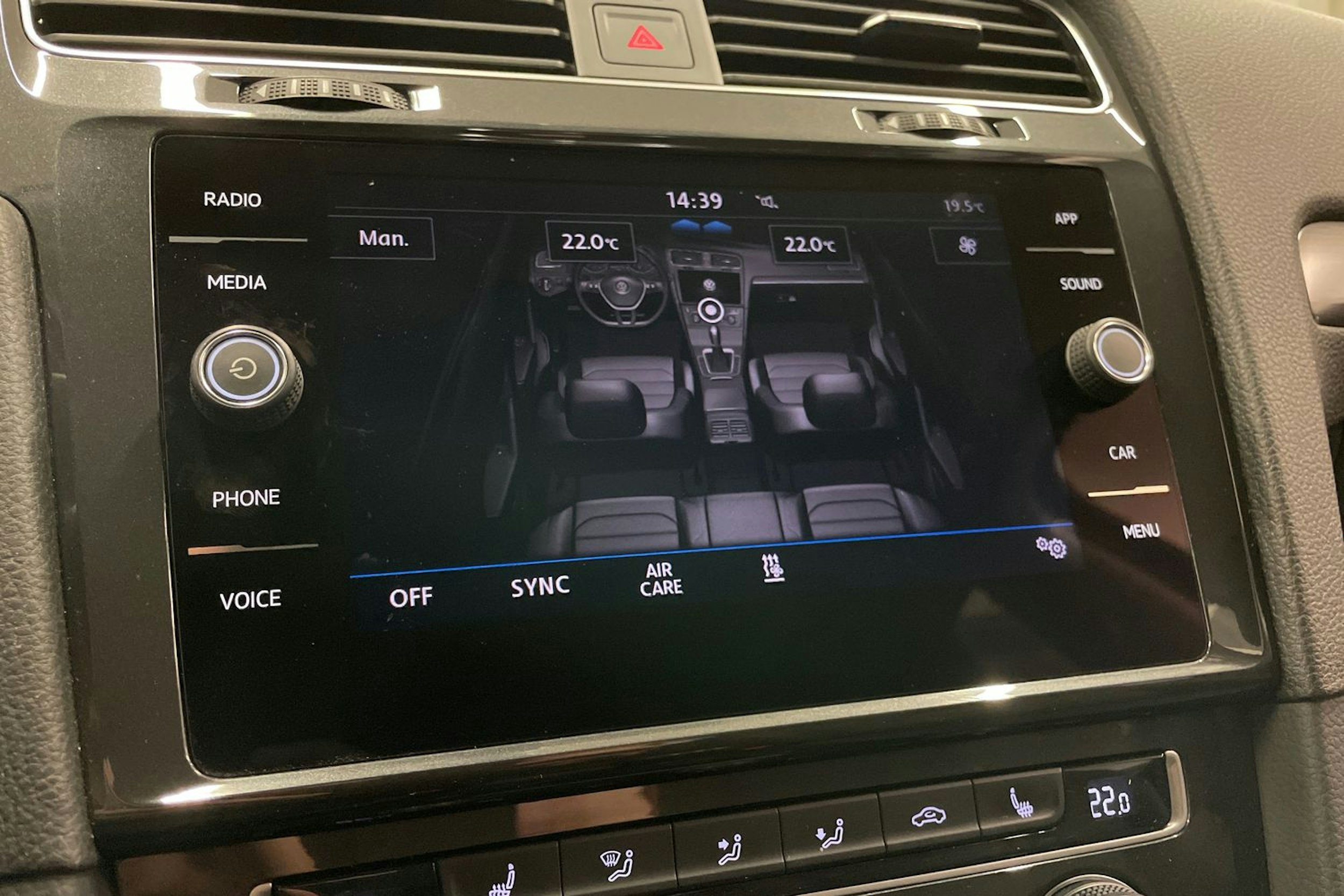 sininen Volkswagen Golf 2019 kuva 18.