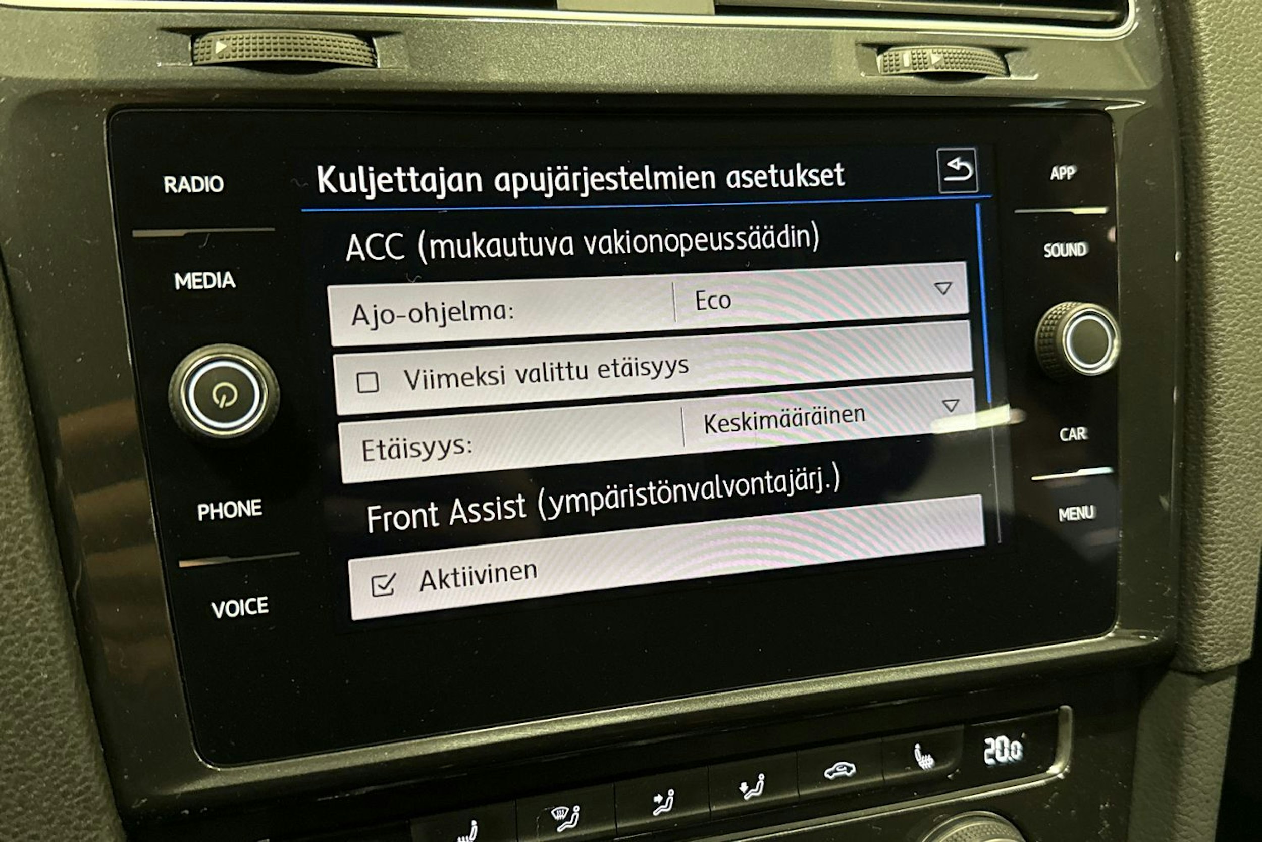 sininen Volkswagen Golf 2019 kuva 24.