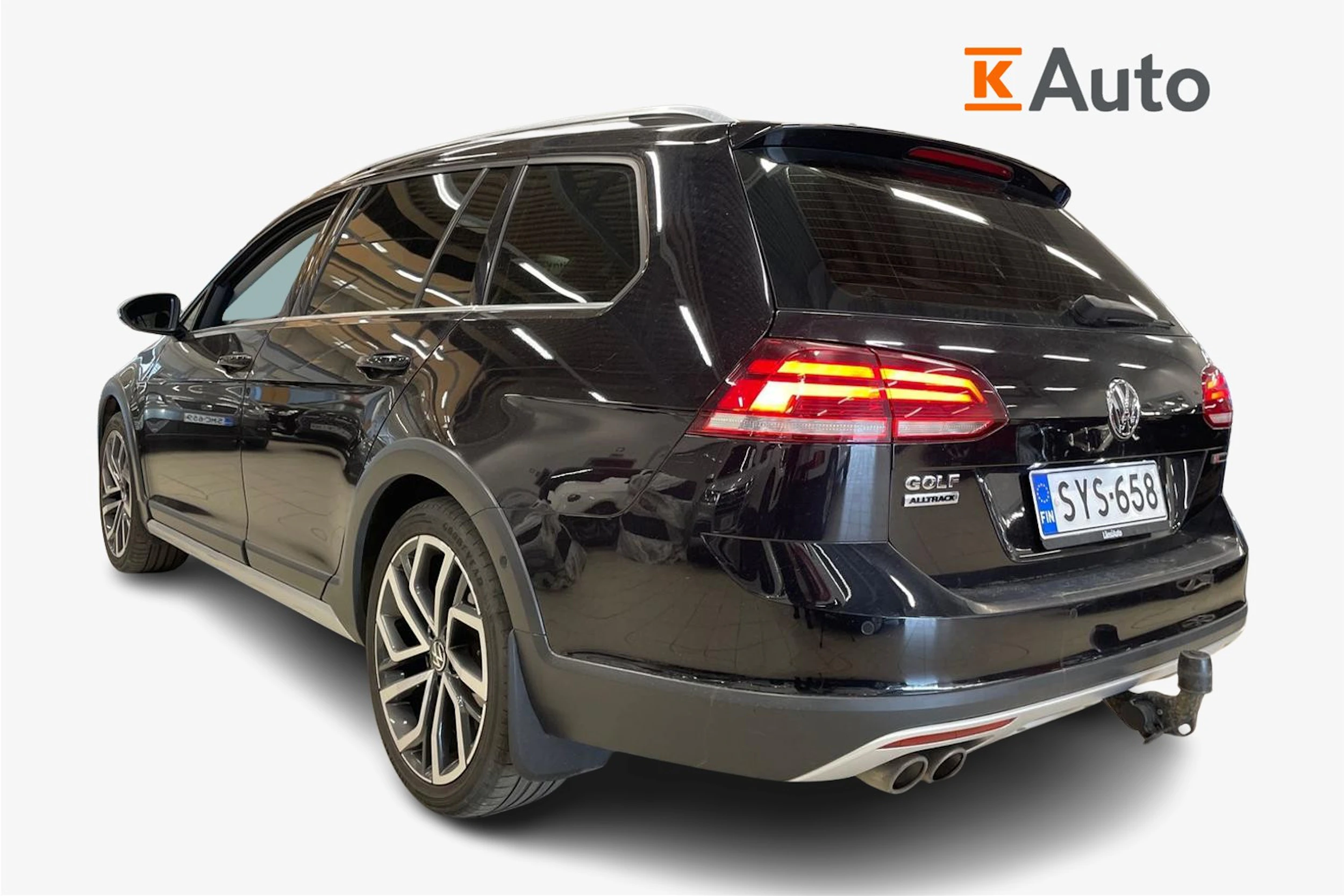 musta Volkswagen Golf 2019 kuva 2.