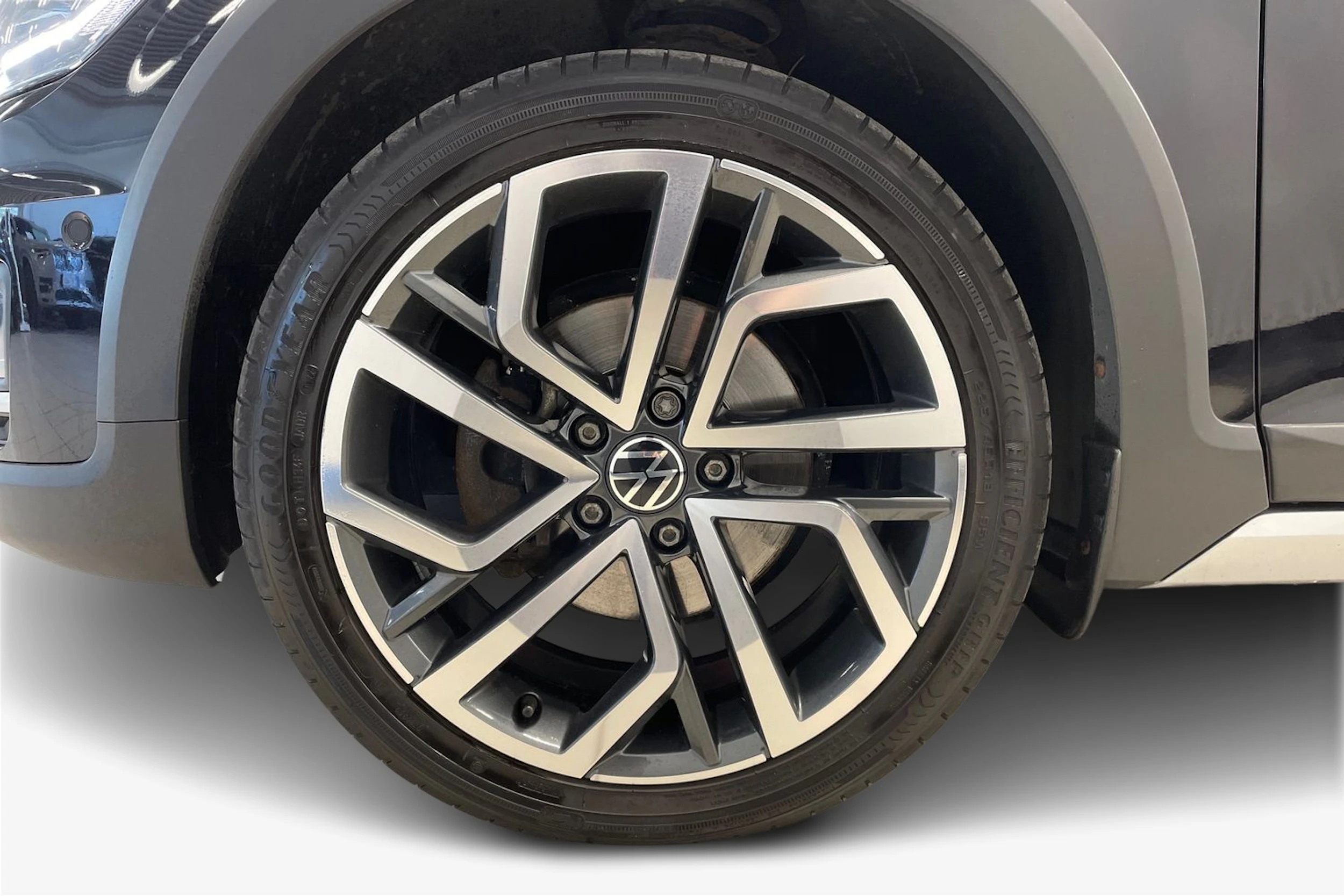 musta Volkswagen Golf 2019 kuva 12.