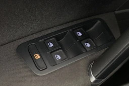 musta Volkswagen Golf 2019 kuva 15.