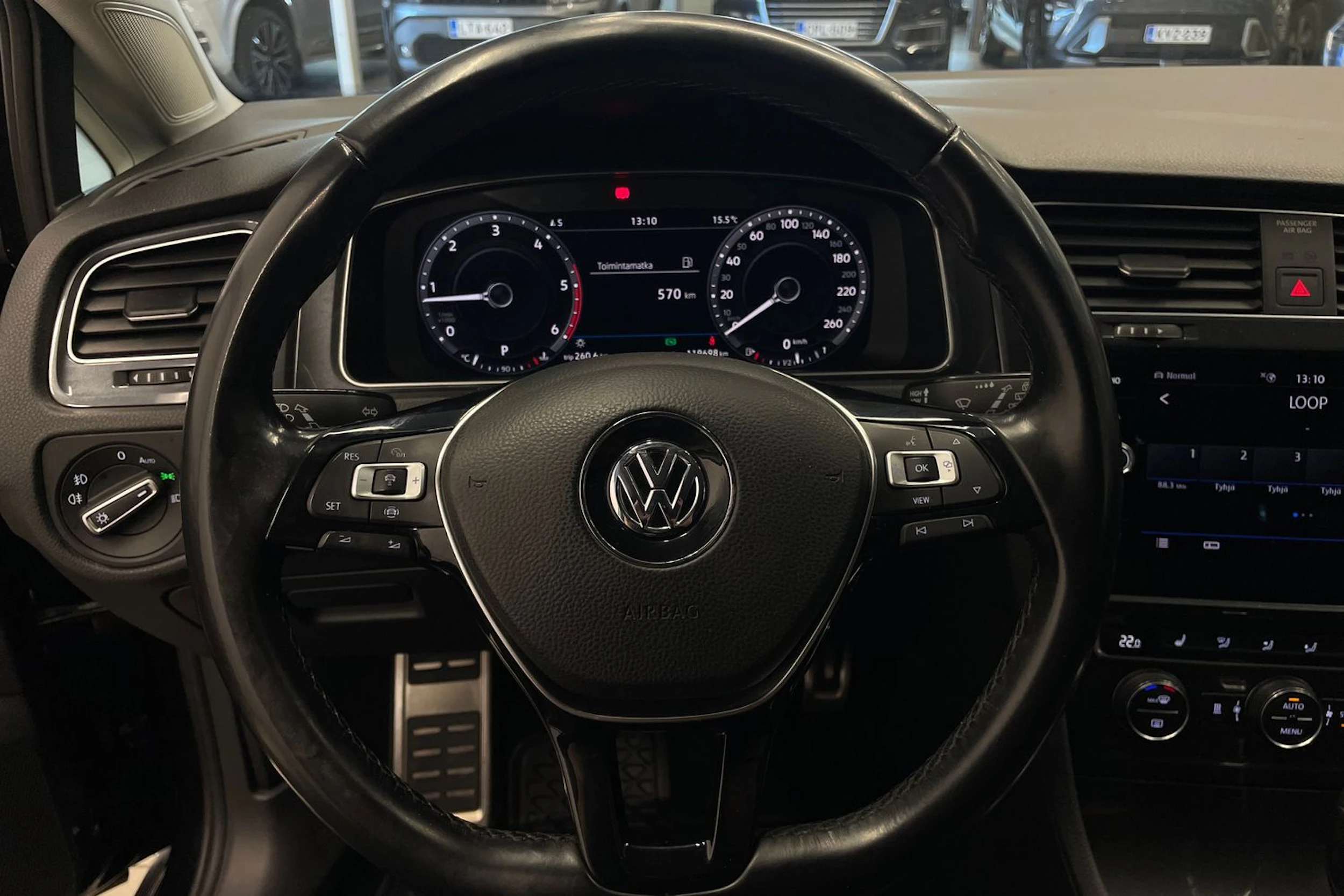 musta Volkswagen Golf 2019 kuva 17.