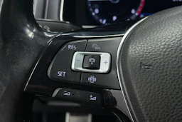 musta Volkswagen Golf 2019 kuva 18.