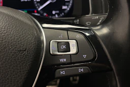 musta Volkswagen Golf 2019 kuva 19.