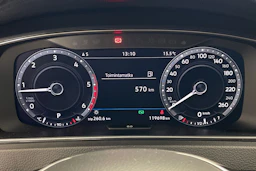 musta Volkswagen Golf 2019 kuva 20.