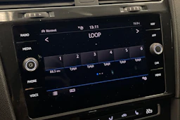 musta Volkswagen Golf 2019 kuva 23.