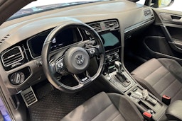 Sininen Volkswagen GOLF 2019 kuva 7.
