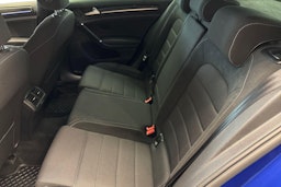 Sininen Volkswagen GOLF 2019 kuva 10.
